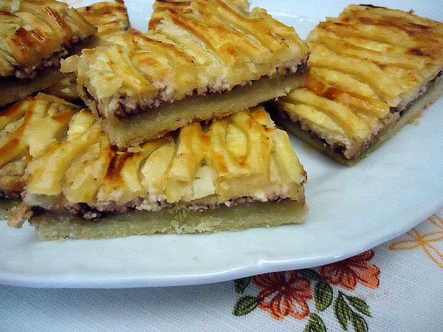 Křehký koláč s mřížkou