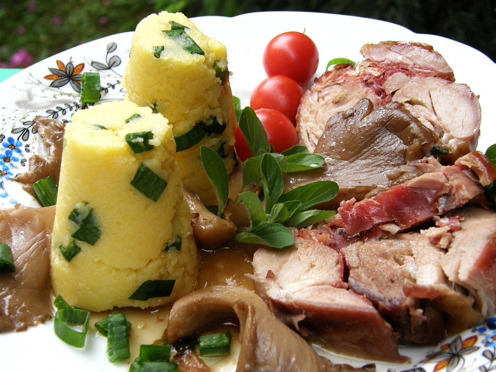 Krůtí závitky se šunkou a hlívou_5ffdbd18512cb.jpeg