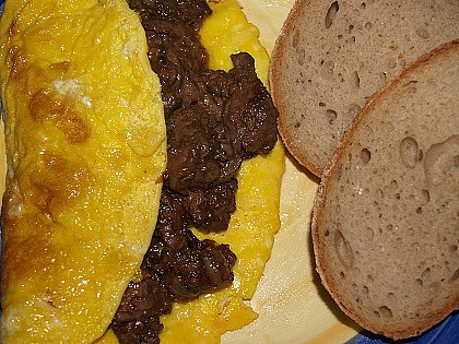 Kuřecí játra v omeletě_5ffd77ae95c85.jpeg