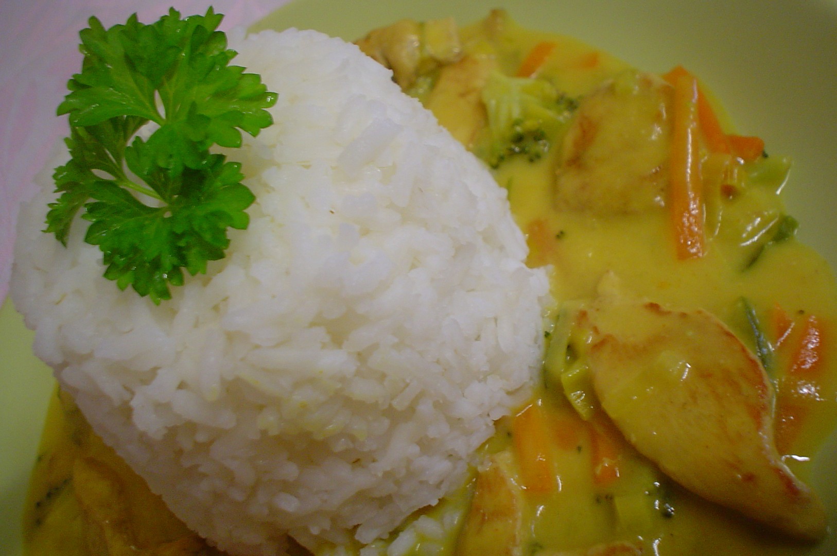 Kuřecí na kari se zeleninou