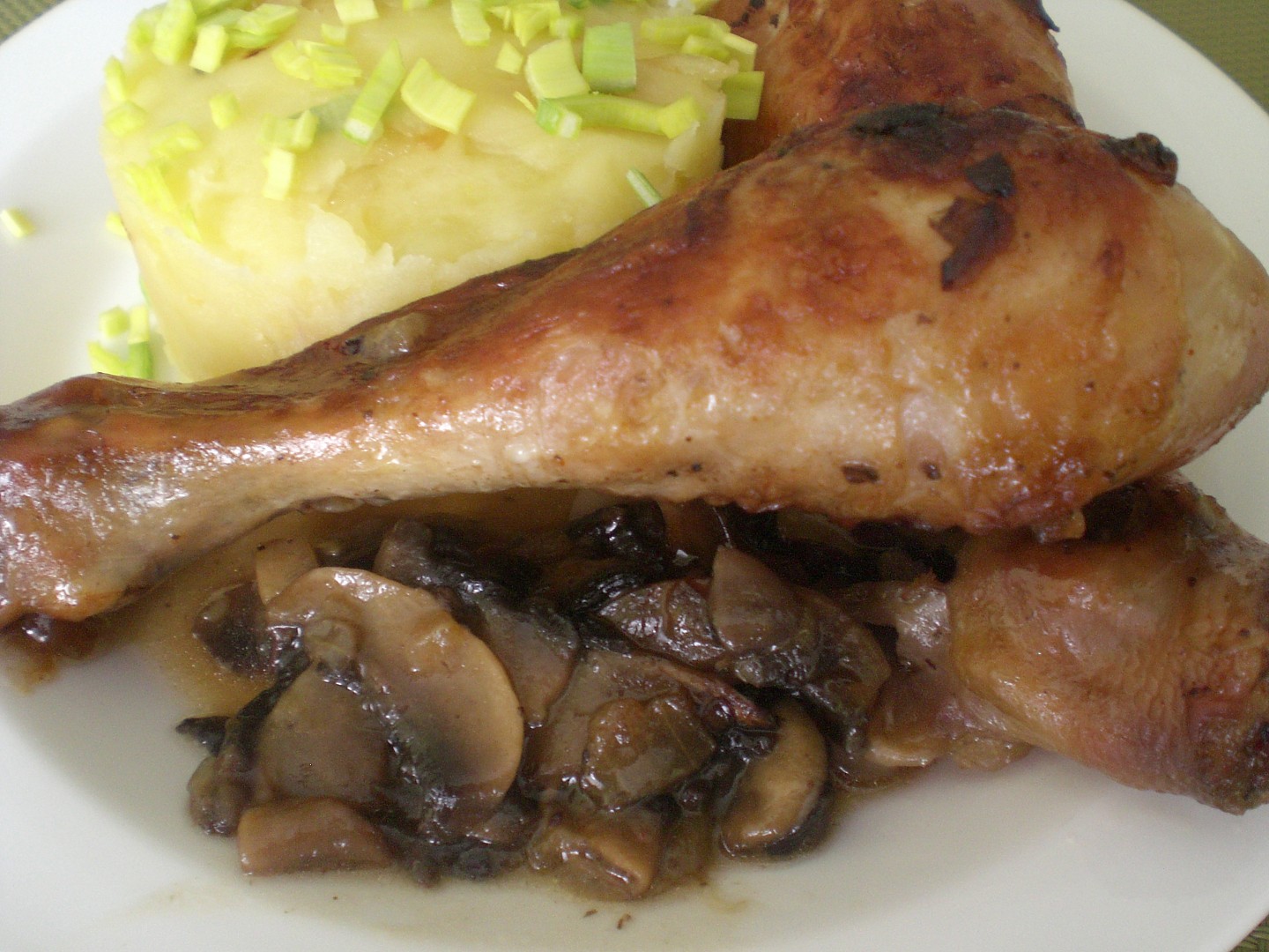 Kuřecí paličky s bramborovo-brokolicovou kaší