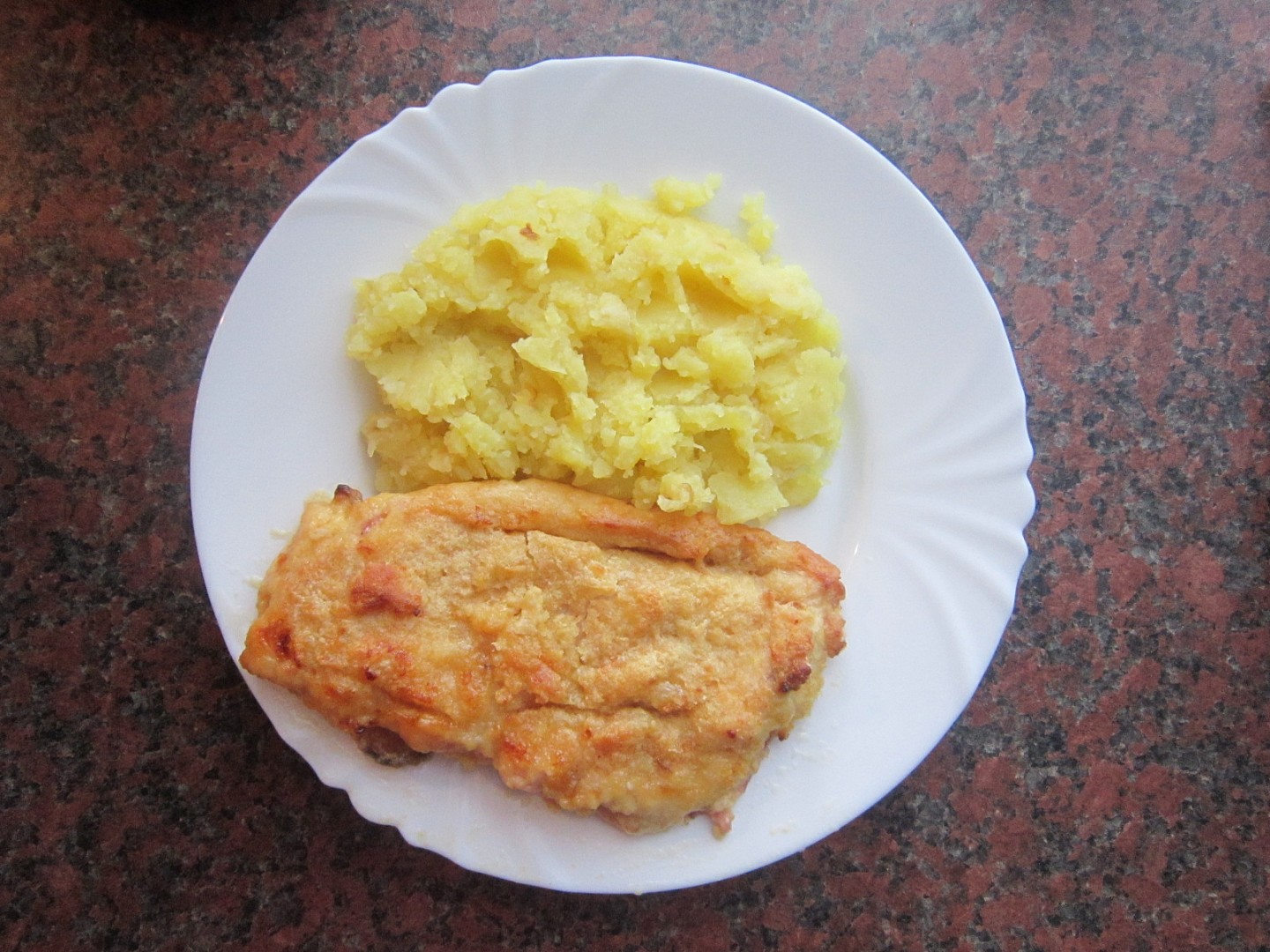 Kuřecí řízek se slaninou, šunkou a sýrem_5ffa129b861cf.jpeg