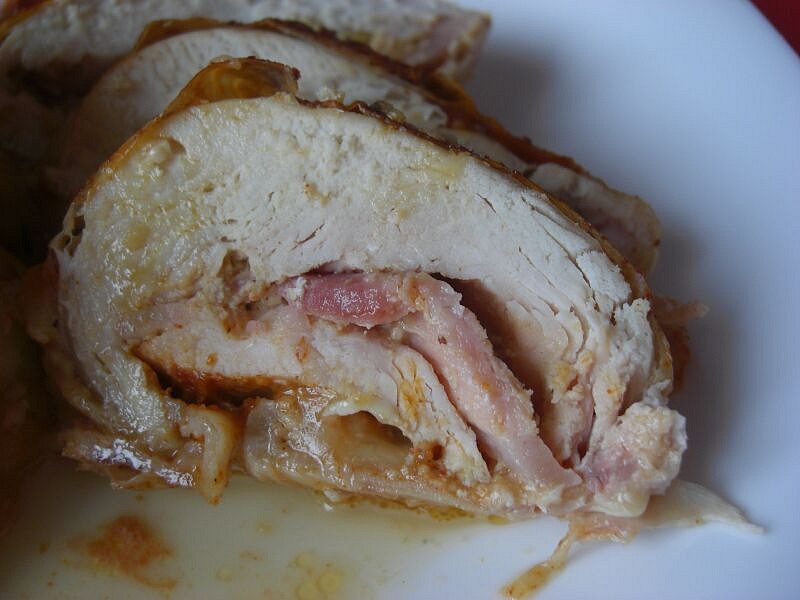 Kuřecí roláda a la pytlácká pečeně_5ff8eef34025e.jpeg