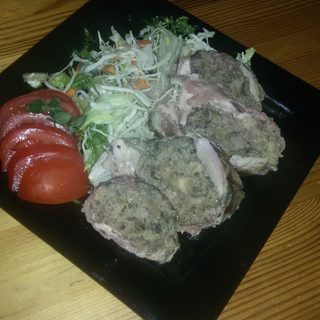 Kuřecí roláda s houbovou náplní_5ff78148e3d3b.jpeg