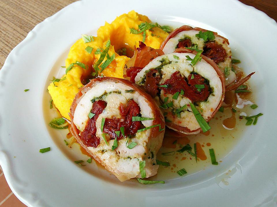 Kuřecí rolky se sušenými rajčaty a bramborovo-dýňovou kaší