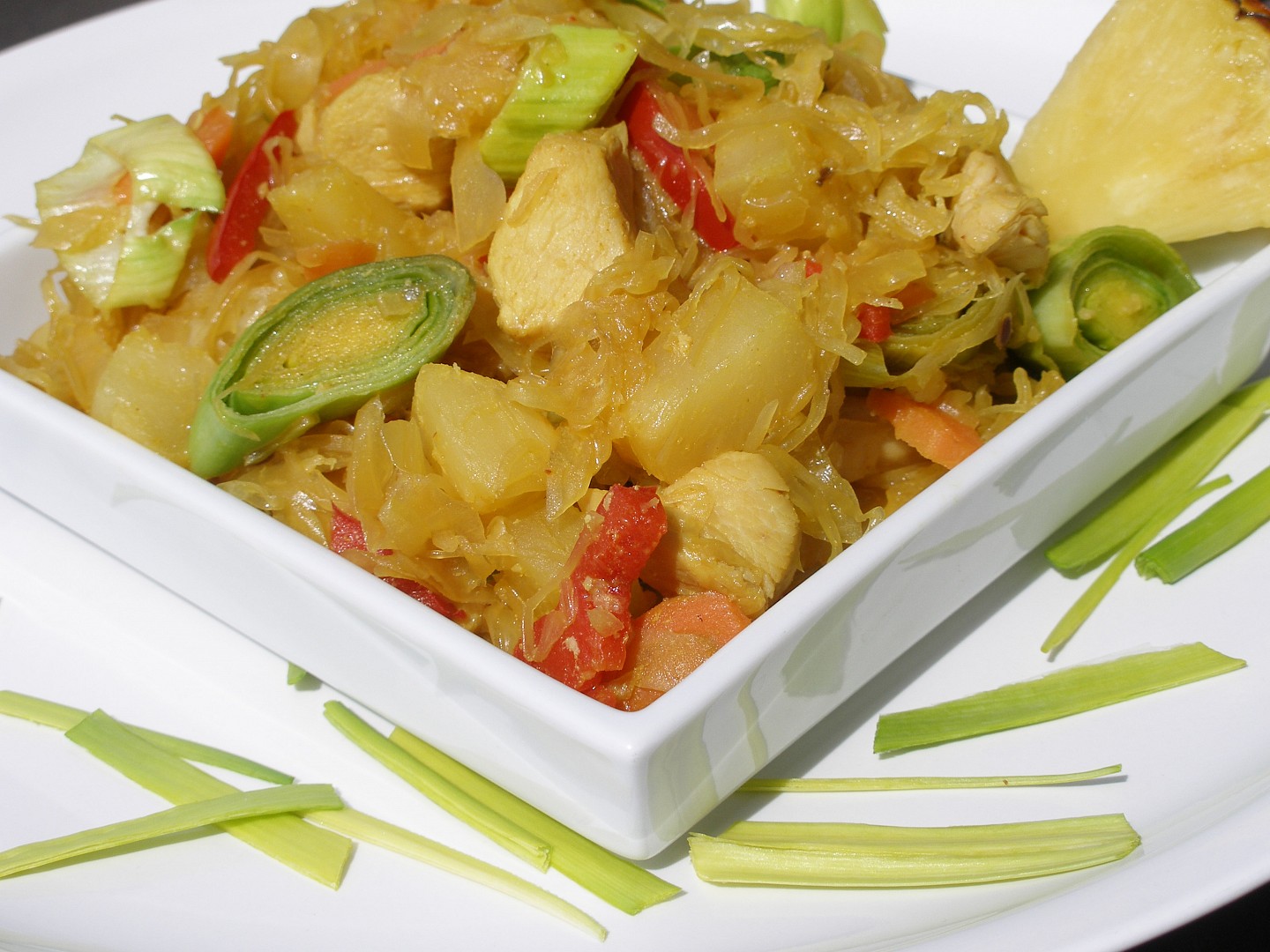 Kuřecí s ananasovým zelím na kari_5ffa0364d8ee3.jpeg