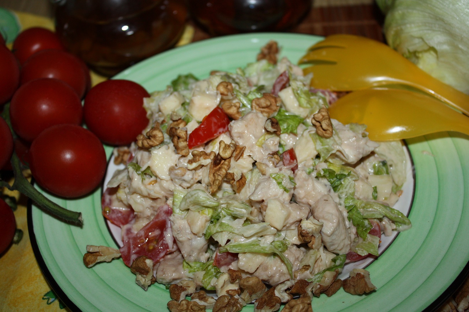 Kuřecí salát s vlašskými ořechy_5ffceafa22ed9.jpeg