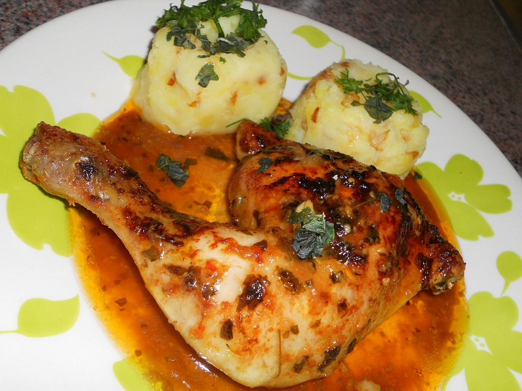 Kuřecí stehna v oregánovo-čili marinádě_5ffb7e5618233.jpeg