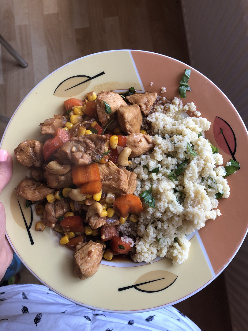 Kuskus s kuřecí směsí