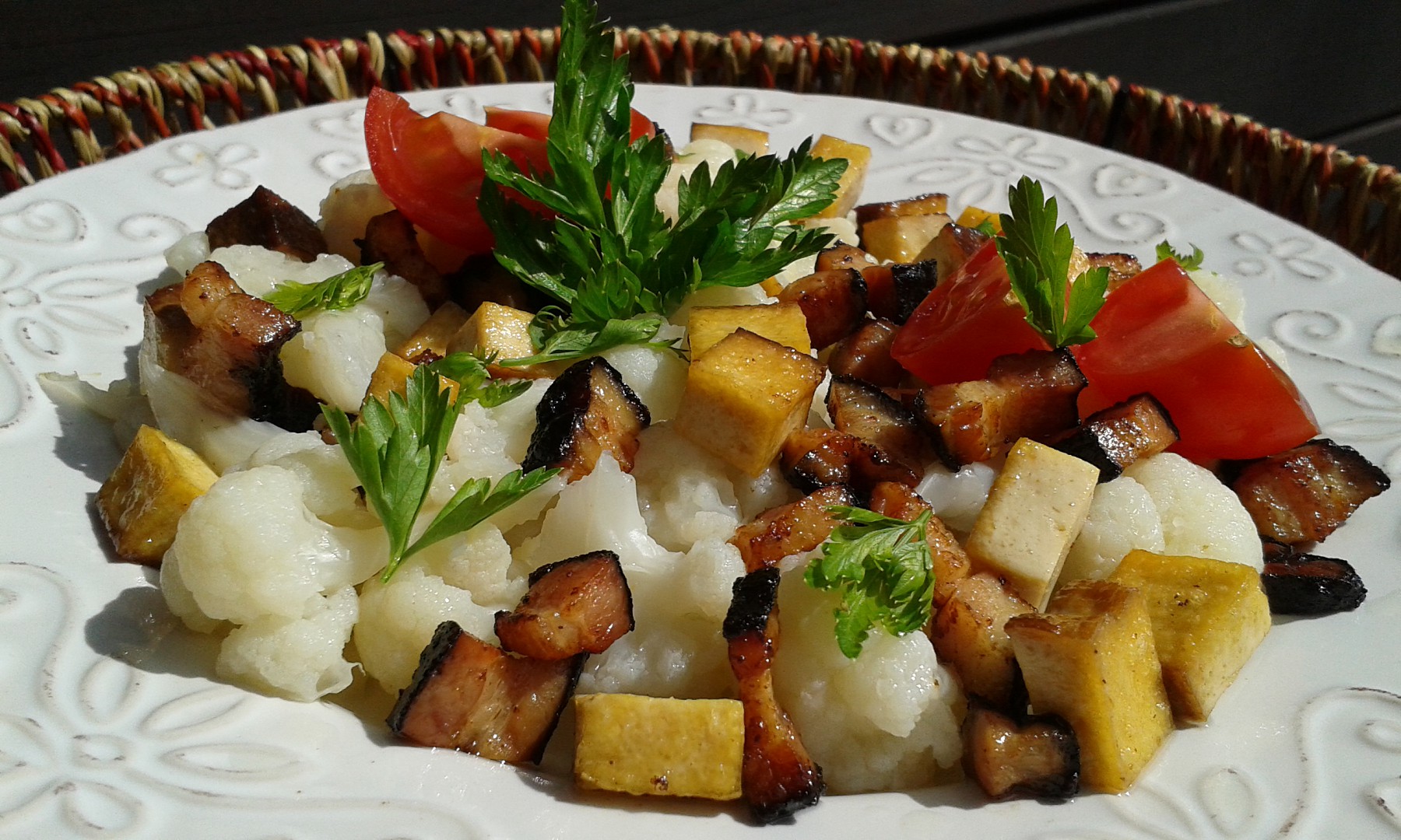 Květák se slaninou a uzeným tofu_5ff79ccb1d088.jpeg