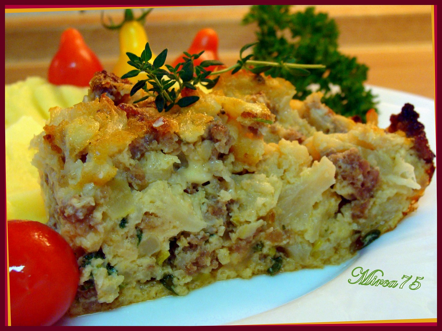 Květákový nákyp s mletým masem a bylinkami