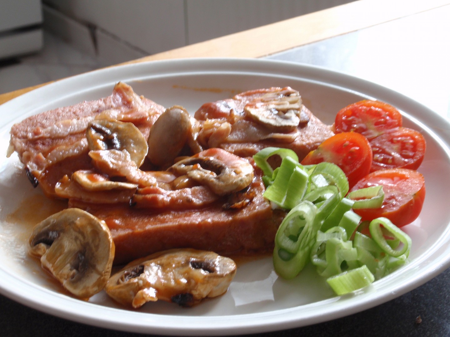 Lančmít (luncheon meat) v alobalu_5ffcf12a88956.jpeg