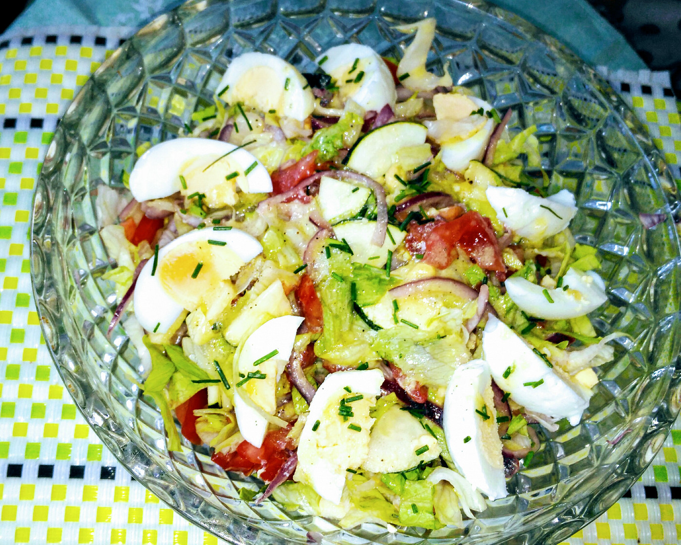 Ledový salát s vajíčky