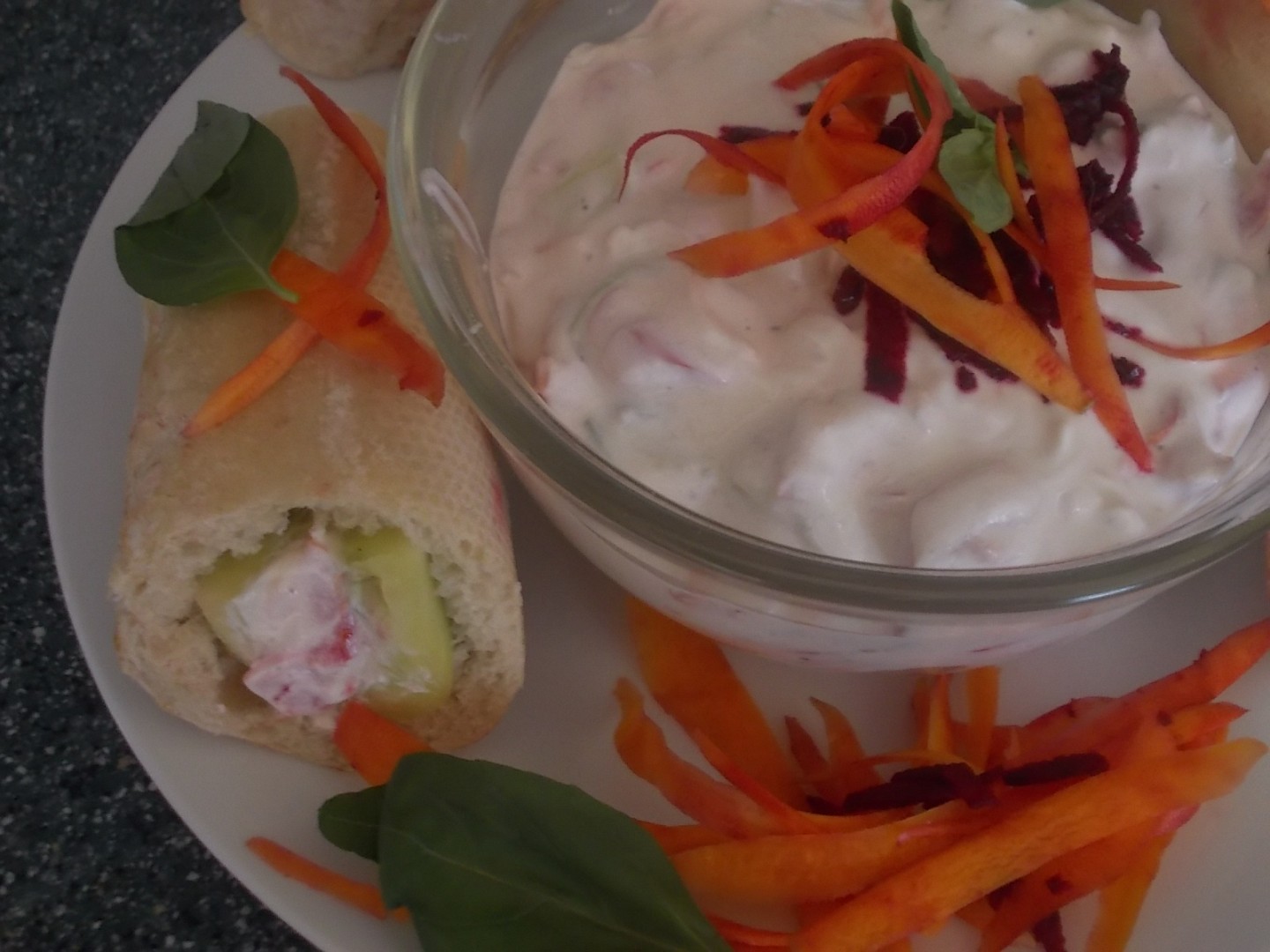 Lehký zeleninovo-sýrový salátek_5ff9f20bdeab4.jpeg