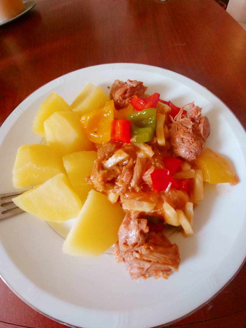 Letní guláš s masem i zeleninou_5ff6af9b29cf2.jpeg