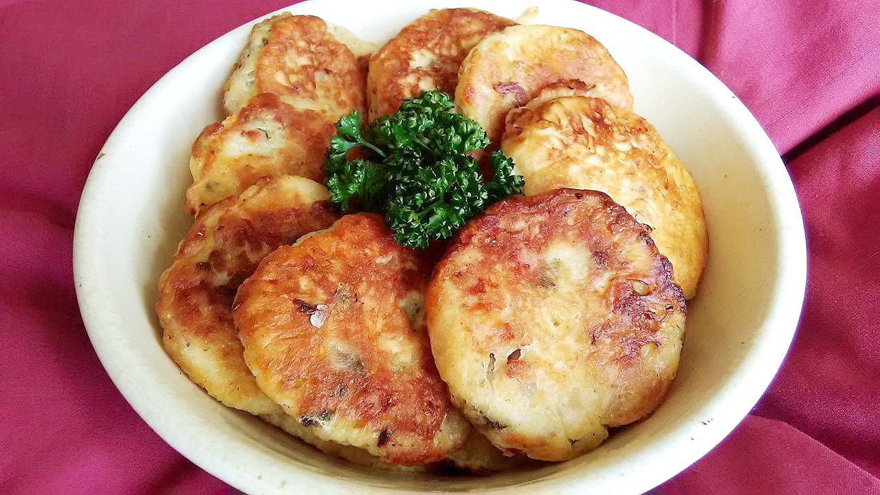 Lívanečky se zelím a slaninou