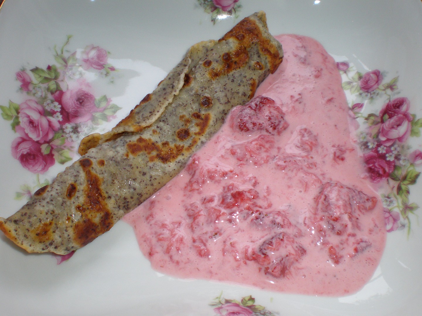 Makové palačinky s jahodovou merendou_5ffc3466a35ef.jpeg