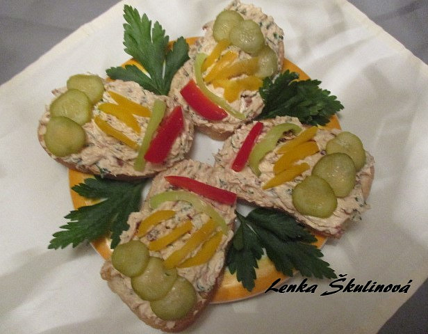 Mascarpone pomazánka se sušenými rajčaty_5ff69aaa4ced3.jpeg