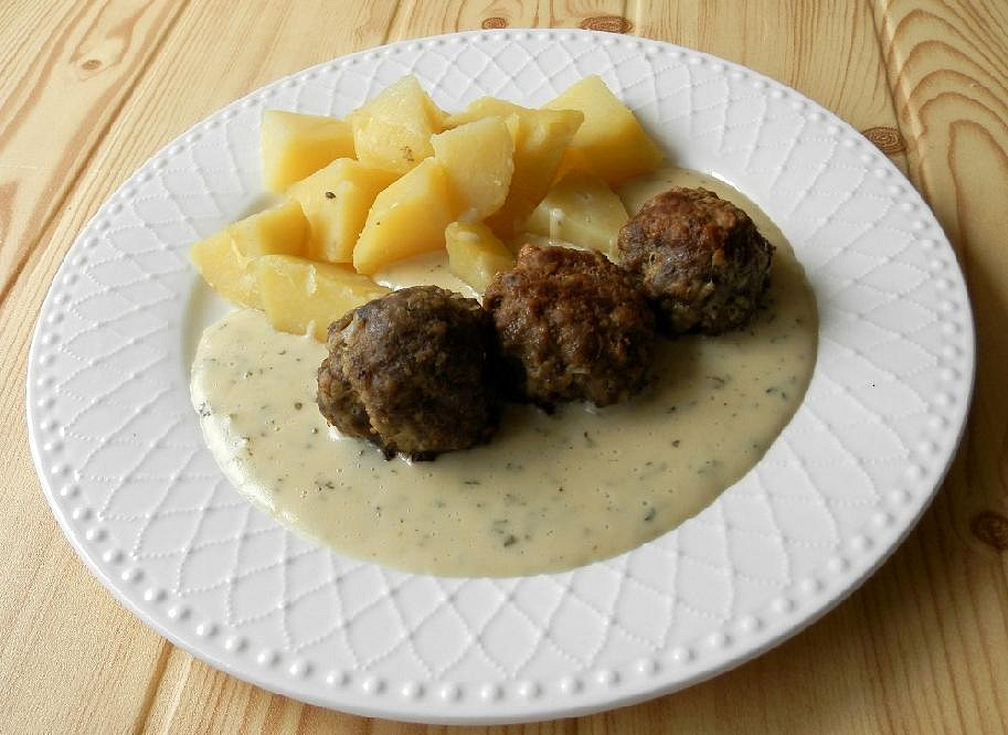 Masové koule s hořčičnou omáčkou_5ff71b8eedca8.jpeg