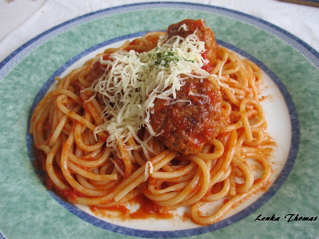 Masové kuličky v Bolognese omáčce_5ff7360f5af60.jpeg