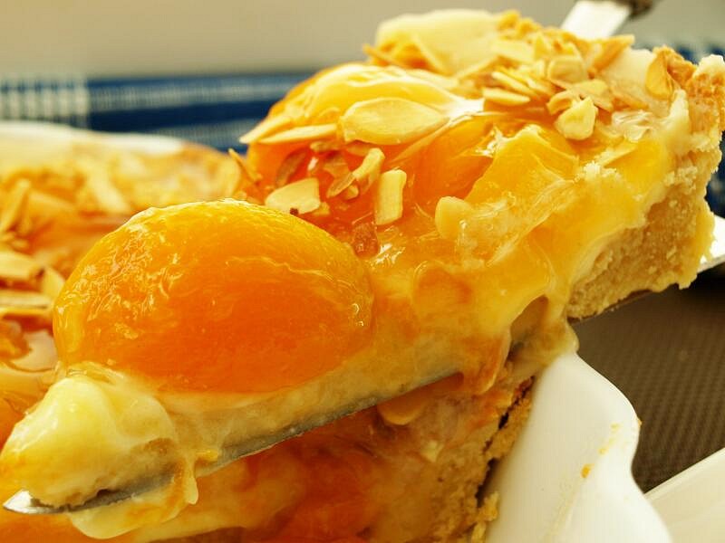 Meruňkový koláč s mandličkami…. nebo naopak?