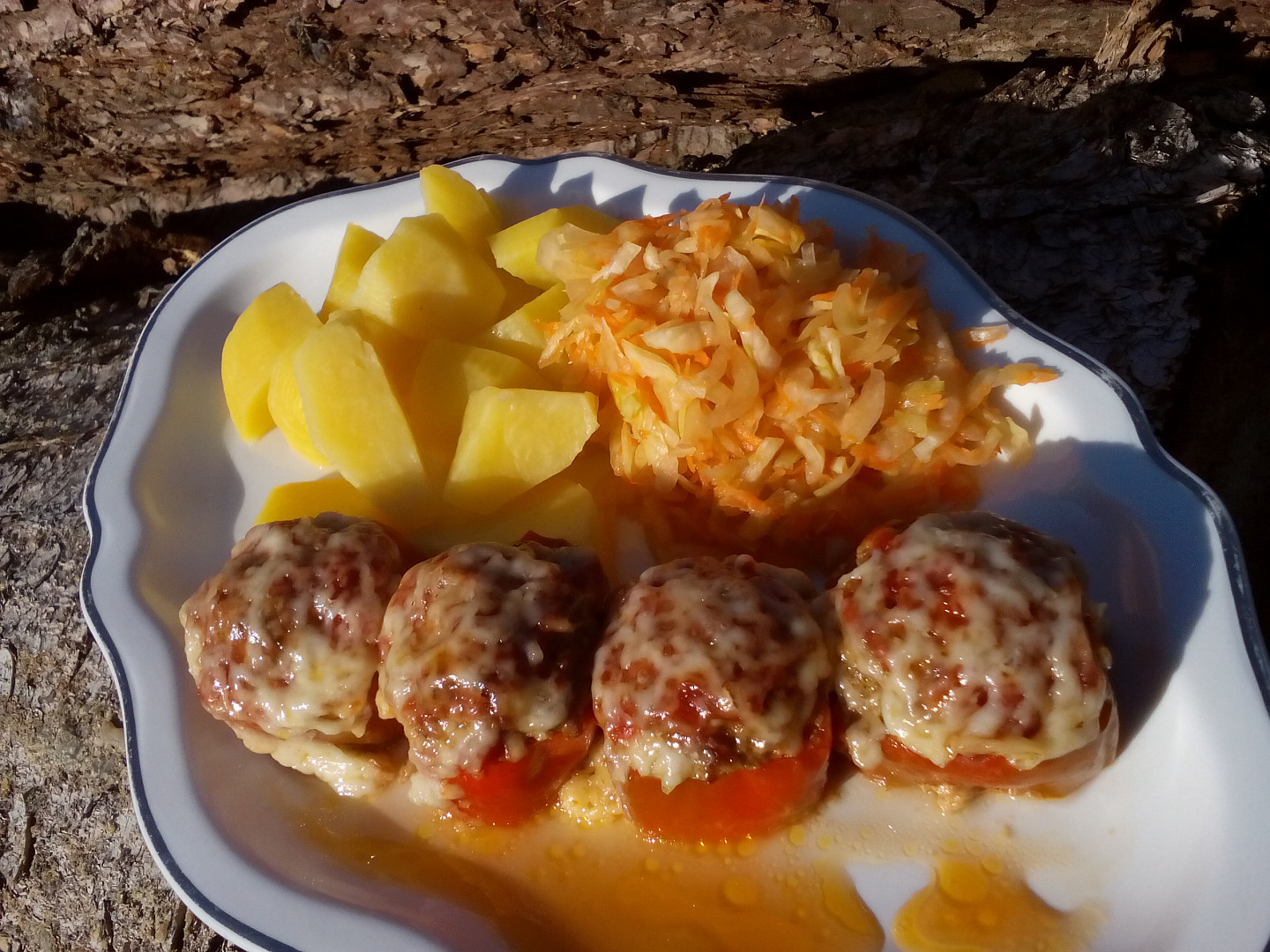 Mleté maso se sýrem pečené v paprice