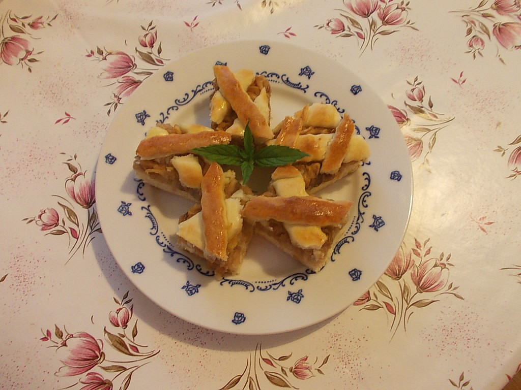 Mřížkový koláč s jablky – bez vážení_5ff8fb2ee036d.jpeg