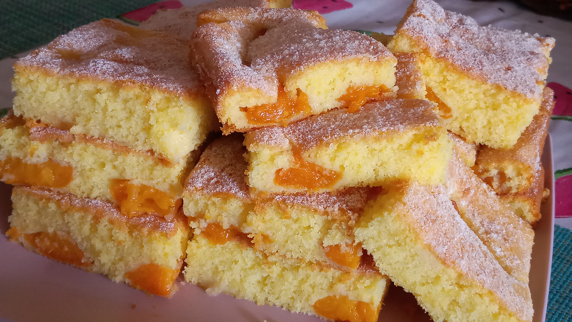 Nadýchaná bublanina s meruňkami