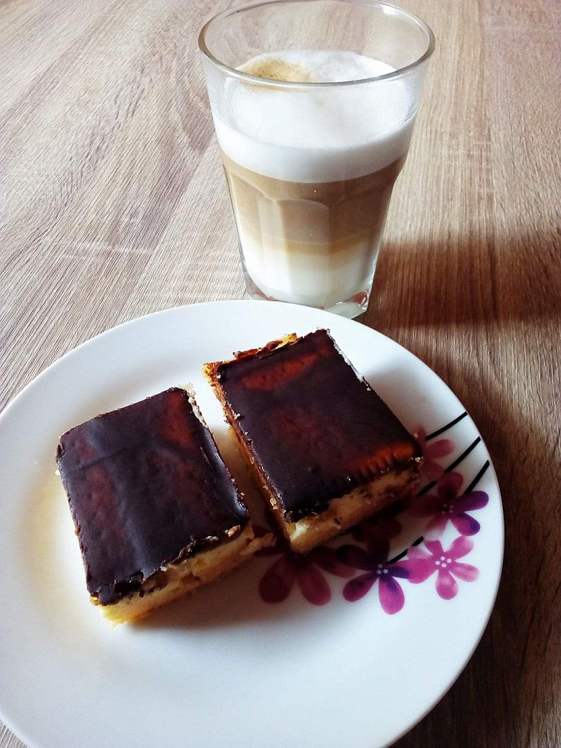 Nepečené likérové řezy z bebe sušenek_5ff6bd5a9005b.jpeg