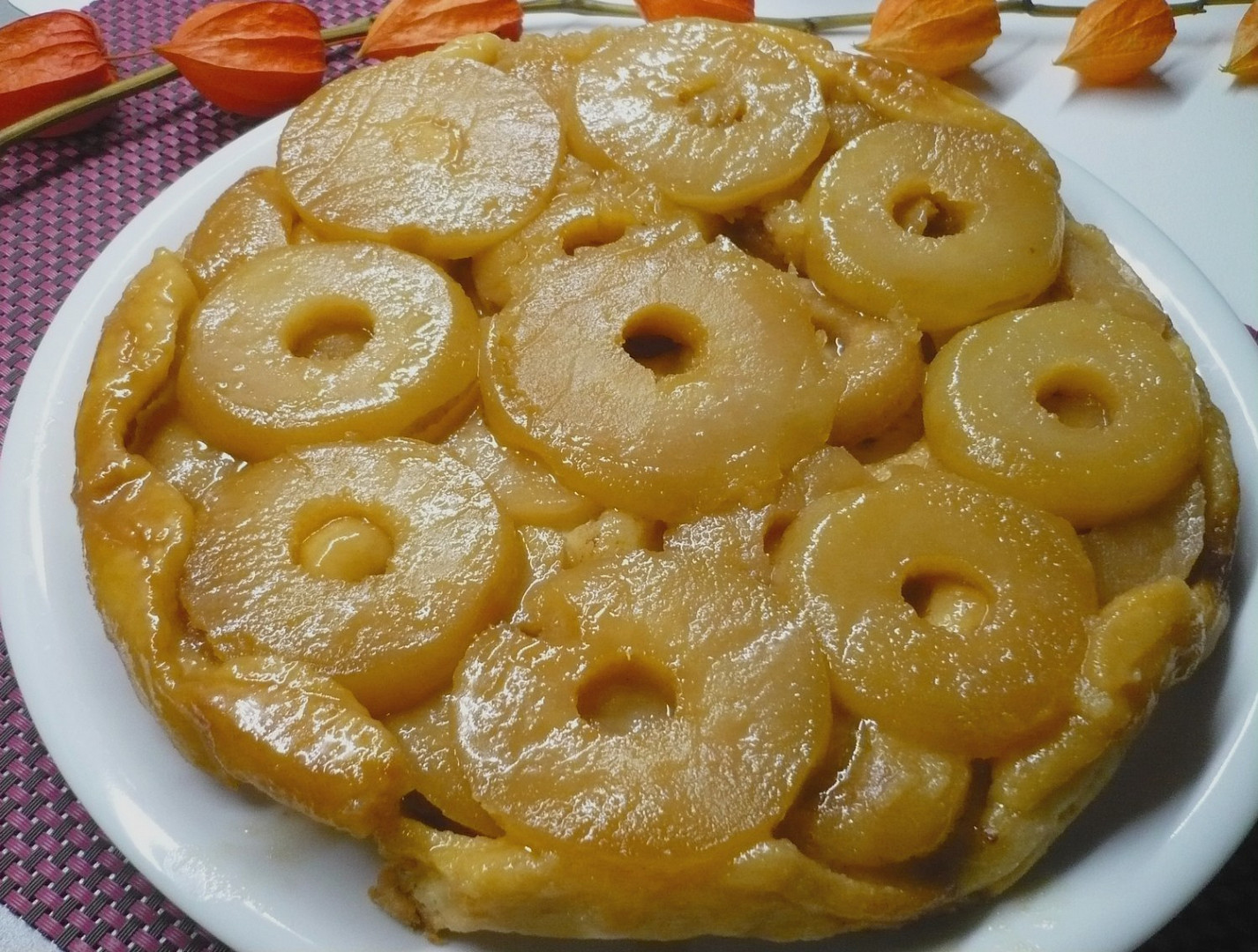 Obrácený jablečný koláč – Tarte Tatin_5ff673c5a4a9c.jpeg