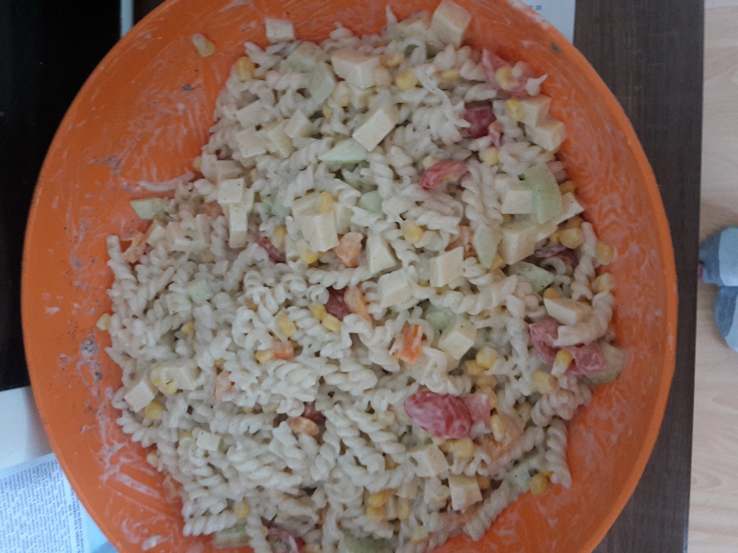 Obyčejný těstovinový salat