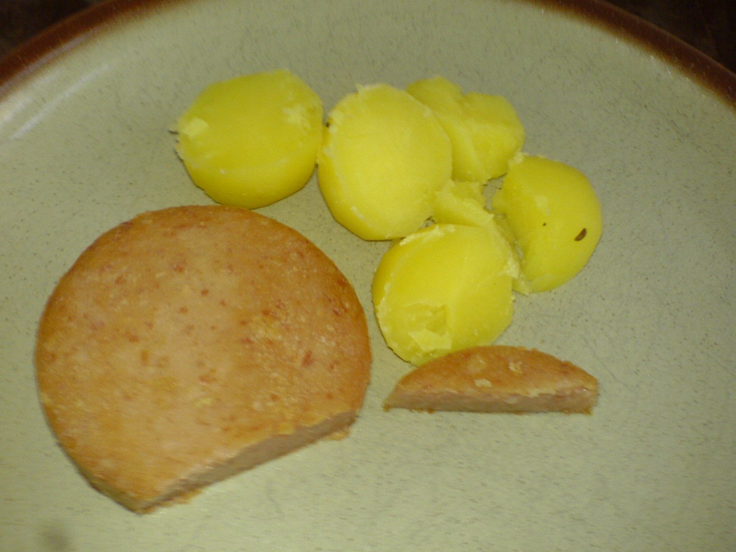 Opečený lunchmeat s brambory_5ff92a2a6f72b.jpeg