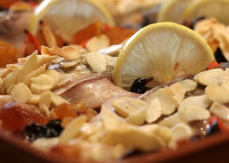 Ovocná variace na kapra na černo