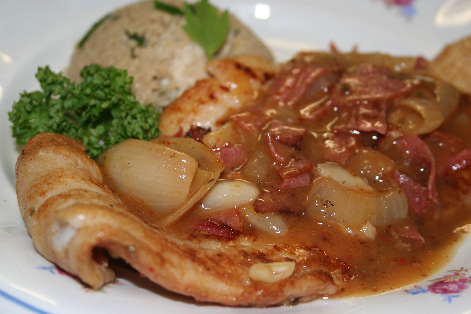 Pangas s pikantním přelivem