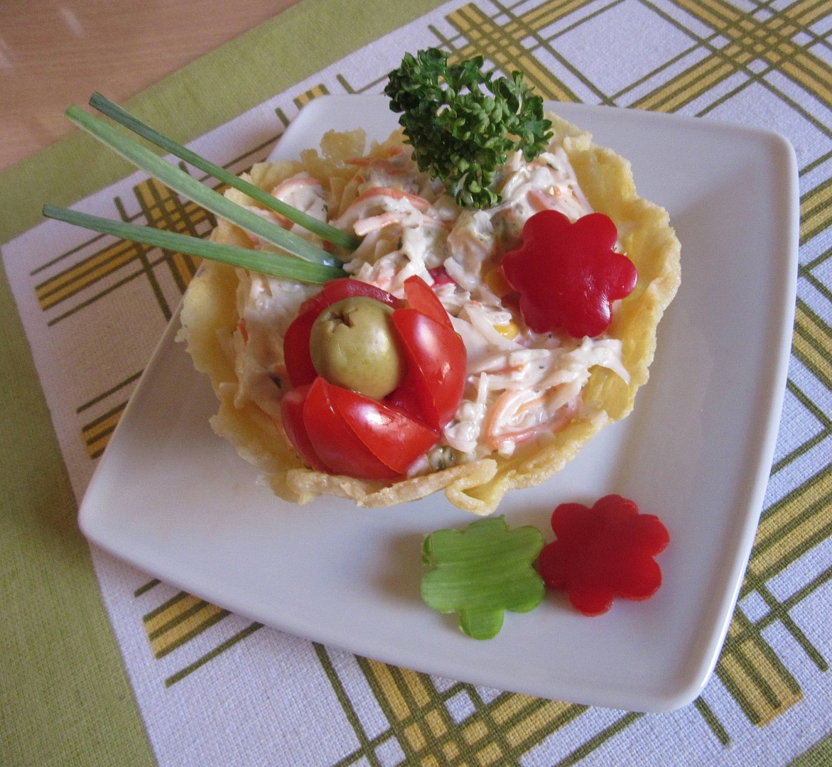 Parmezánové misky se zeleninovým salátem_5ff826afb29ee.jpeg