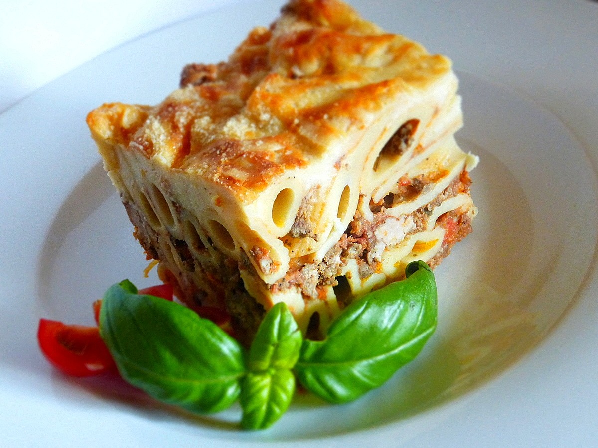 Pasticcio di pasta (Těstoviny zapečné s ragú a sýrovým bešamelem)_5ff7a85cf2a43.jpeg