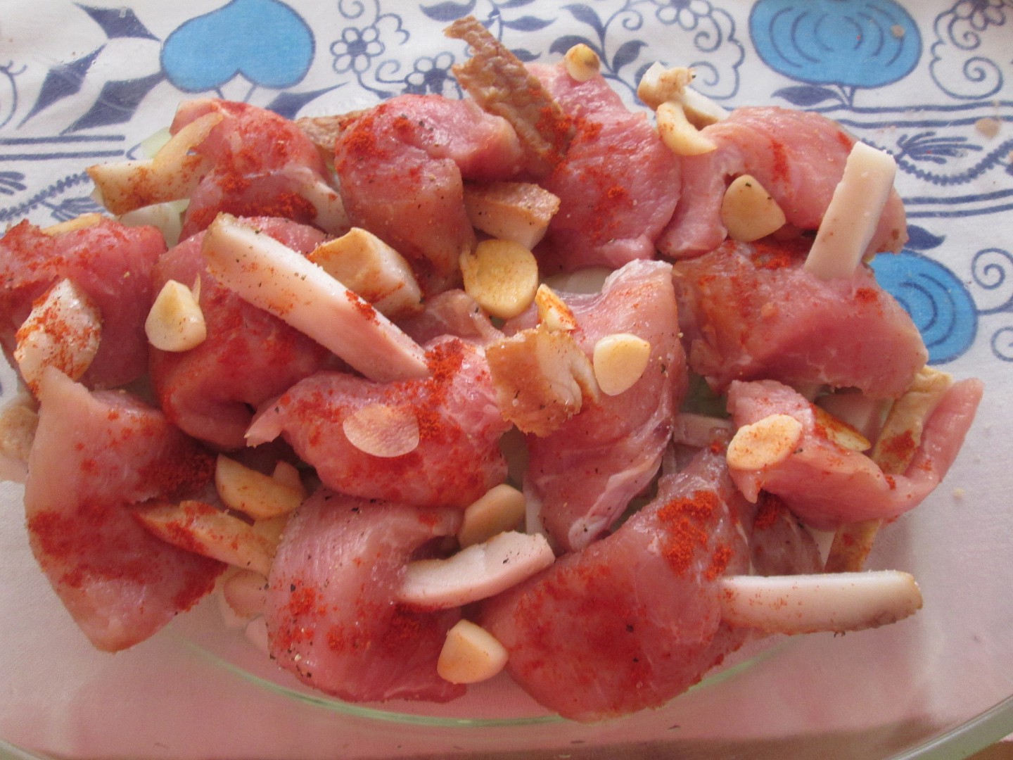 Pečená špikovaná kýta aneb slimáci