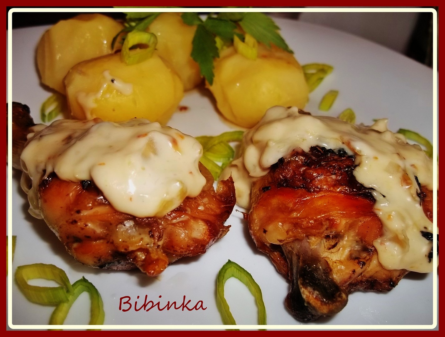 Pečené kuřecí porce s Loštickou omáčkou z tvarůžků_5ff9c0bf6889d.jpeg