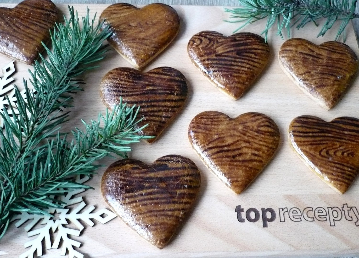 Perníčky s dřevěným dekorem II.