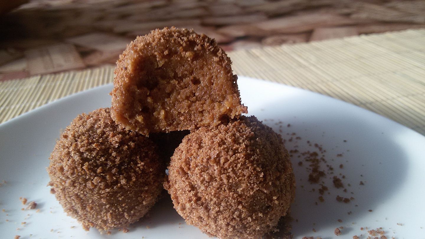 Perníkové kuličky s hruškovými povidly