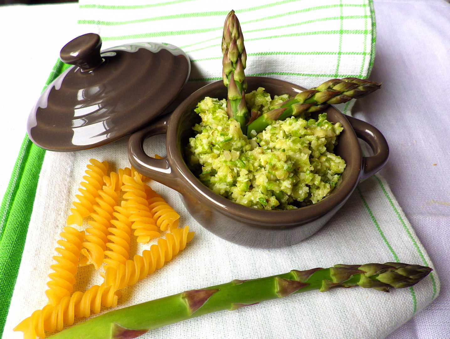 Pesto ze zeleného chřestu