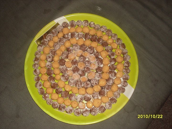 Piškotové a mandlové kuličky_5ffb704d37b5d.jpeg