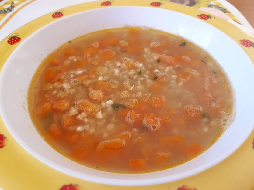 Pohanková polévka s červenou čočkou – pro nejmenší