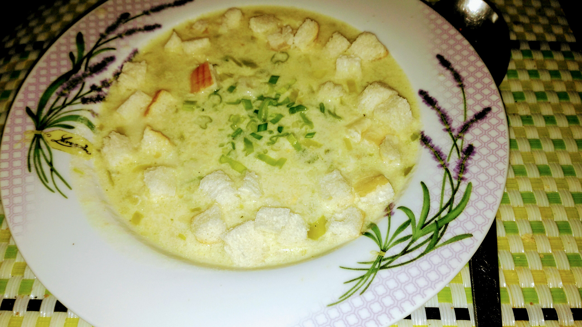 Polévka pórková s Nivou