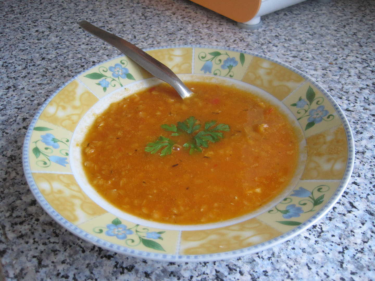 Polévka s rajčaty a červenou čočkou II.