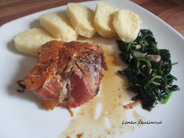 Pomalu pečená krůtí stehna_5ff686cbc6a45.jpeg