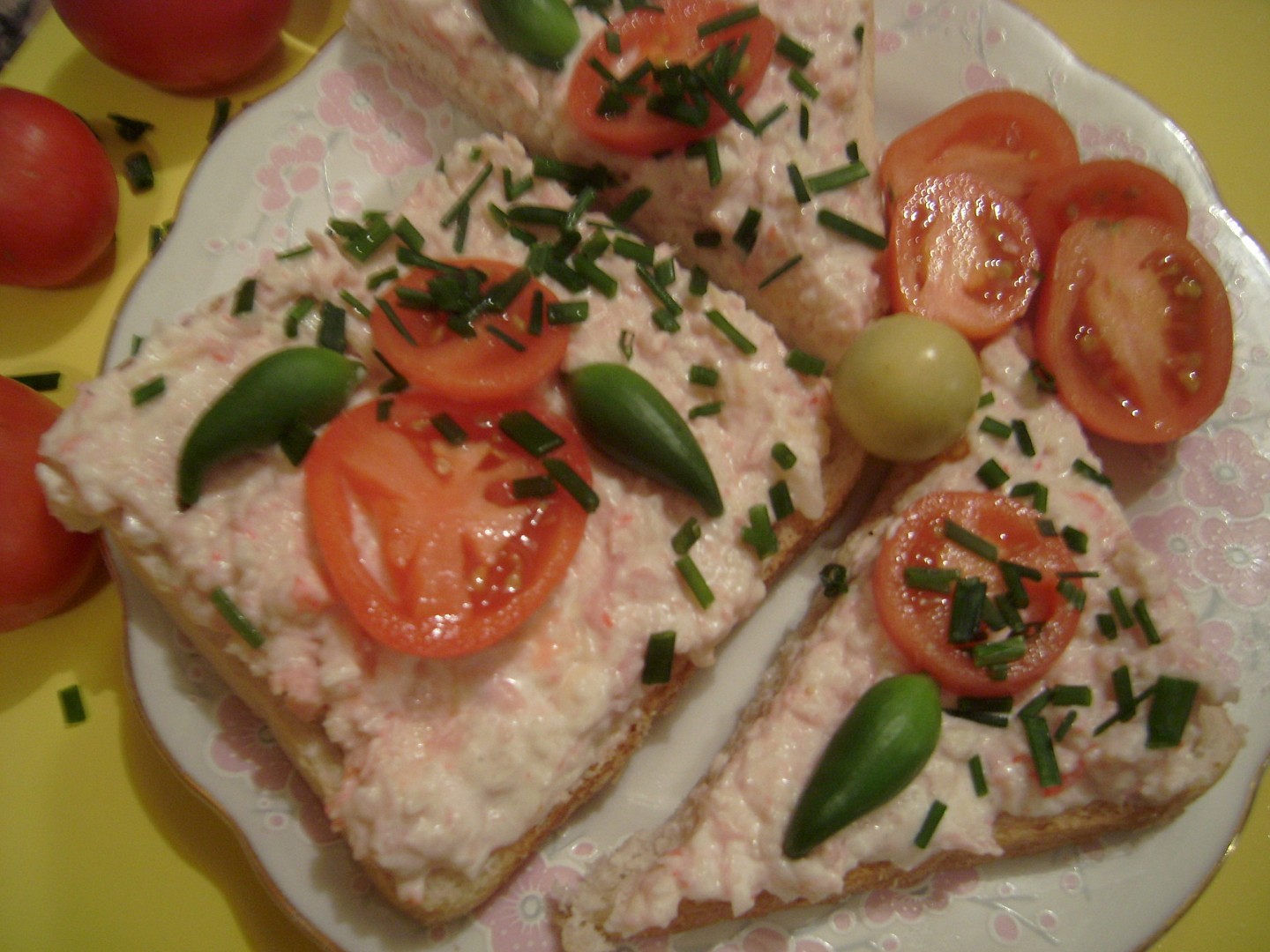 Pomazánka surimi se salámem a sýrem_5ffb8d9c96642.jpeg