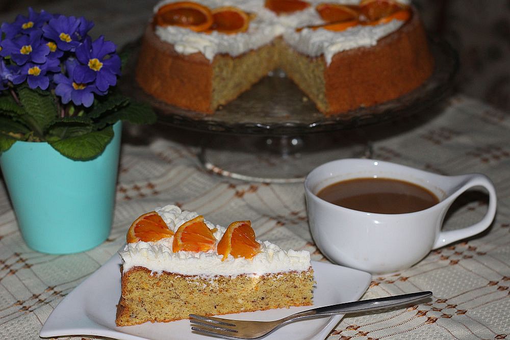 Pomerančový koláč s oříšky