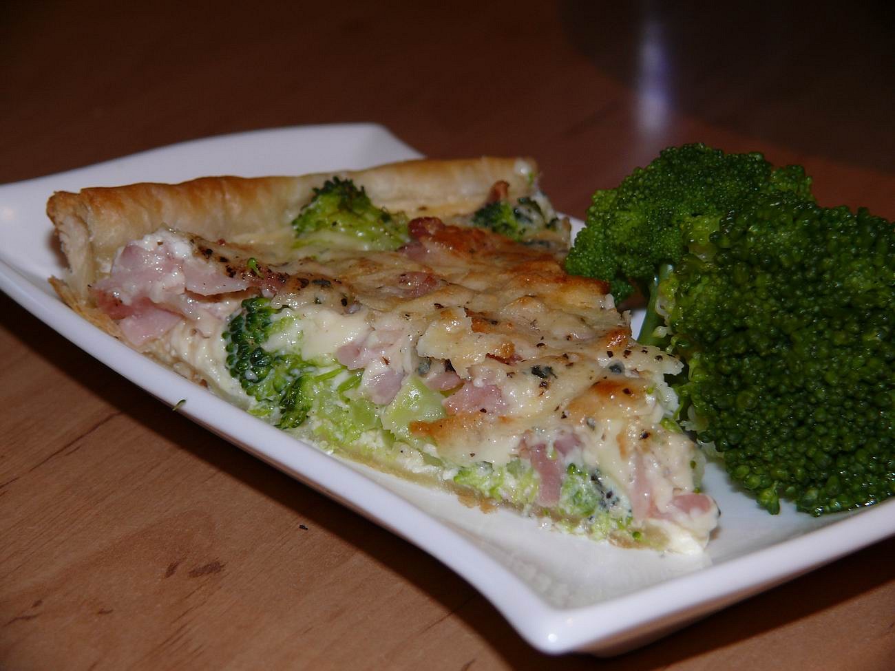Quiche se šunkou a brokolicí_5ffbcdea1c4a3.jpeg