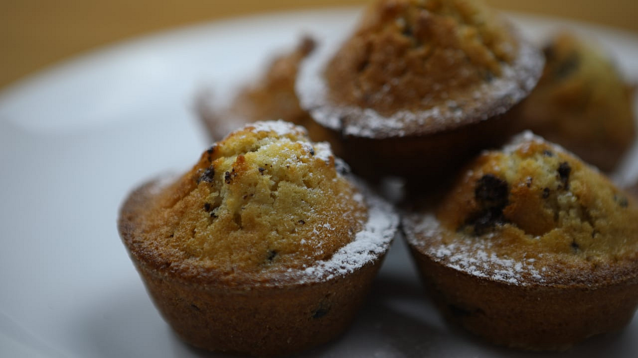 Recept na rychlé muffiny s kousky čokolády_5ffda9b41b2a6.jpeg